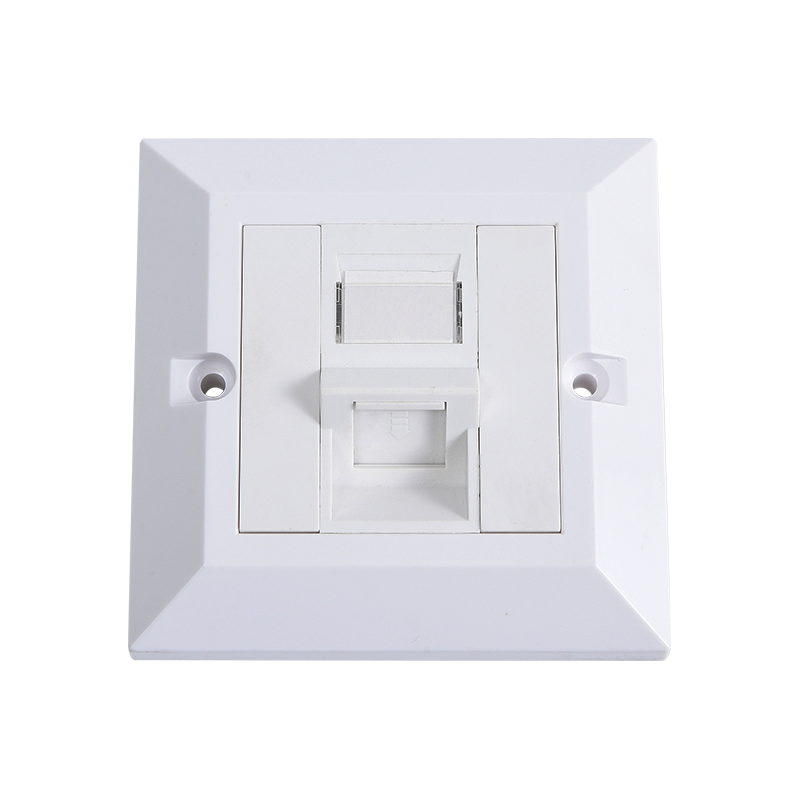 SMT-4306-86X-1X Eén poort afgeschuinde frame 45 ° UK Type Face Plate